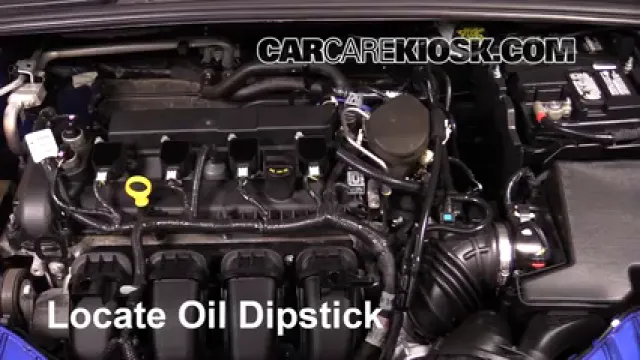 2015 Ford Focus Titanium 2.0L 4 Cyl. FlexFuel Sedan Aceite Controlar nivel de aceite